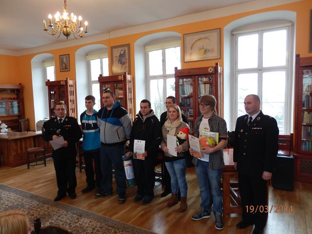 MŁODZIEŻ ZAPOBIEGA POŻAROM 2